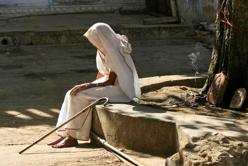 Elderly widow in India (Shutterstock)